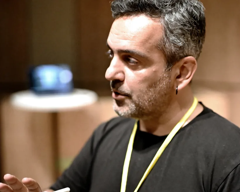 Kalemle not alırken, yakın kare